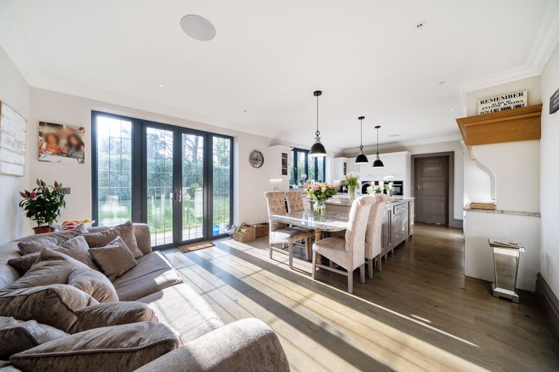 Kitchen- click for photo gallery